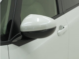 ◆ドアミラーウインカー◆ドアミラーにウインカーを装備しています。対向車に自身の進行方向を合図し安全に運転できます。