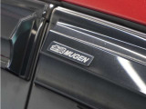 【無限 MUGEN 】ドアバイザー装備!ウインドウ開口時に浸入しがちの雨滴や他車が跳ね上げた雨水の浸入を防ぐなど、バイザーとしての利用快適性を大幅に向上!