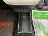 エンジンオイル、オイルエレメント、ワイパーゴム交換。その他バッテリーやベルト類など点検の上、必要な場合には交換してお渡します。