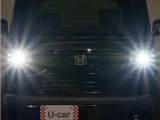 LEDヘッドライト(オートハイビーム機能付)が搭載されており、遠くまで明るく均一に照らし、高速道路等での安心感が向上しております。