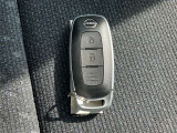 純正セキュリティーアラーム付いています。大切なお車の盗難リスクを減らしてくれます。