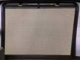 ロールサンシェードは日差しのまぶしさをやわらげ、プライバシーの保護にも役立ちます。