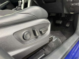 パワーシート搭載。微妙な調整が手軽にでき、ピッタリのポジションで運転することが可能です。