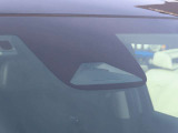 衝突被害軽減システムで安全運転をサポートします。センサーカメラがフロントガラスにありますので、汚れがつかないようにしましょう。