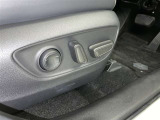 パワーシート搭載。微妙な調整が手軽にでき、ピッタリのポジションで運転することが可能です。
