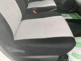 運転席シートに、しわ・へたりがあります。