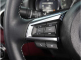 【ステアリングスイッチ】運転中、前方から目線をそらすことなく、オーディオ等の操作が可能な便利機能。安心&快適ドライブにはマストな装備。