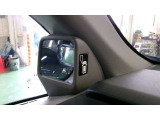 運転席から見えにくい助手席側の前輪付近を確認するサイドビューサポートミラー。