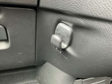 床に置きたくない荷物をちょっとかけられます