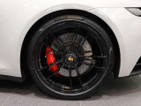 F:245/35ZR/20、R305/30ZR21