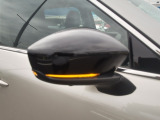 車両幅方向において外側にレイアウトされるので、第三者が視認しやすいドアミラーウィンカー!