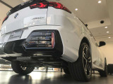 どっしりとしたバンパー下部のデザインはBMWの高級感を際立たせると共にスポーティーさを演出しております。