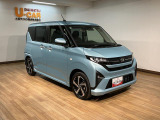 スライドドアをかんたんに開閉。スライドドアをワンタッチで開閉できるスイッチを、ドアハンドル(外側)、電子カードキー、運転席に設定しています!