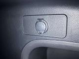 12V120Wシガーソケットが付いています。
