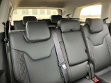 可倒式リアシートやリバーシブル高さ調整機能付きカーゴフロアなど、より多くの荷物を積載するために工夫された機能的なインテリア。