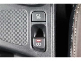 電動パーキングブレーキを搭載。スイッチ操作でパーキングブレーキを作動・解除することが可能ですので、操作の力が不要ですよ♪