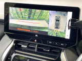 【パノラミックビューモニター】専用のカメラにより、上から見下ろしたような視点で360度クルマの周囲を確認することができます☆死角部分も確認しやすく、狭い場所での切り返しや駐車もスムーズに行えます。