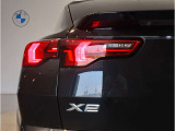 BMWのテールランプはプレスラインへと続く形状のため、統一感のある綺麗なラインを演出しております。
