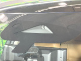 【インテリジェントエマージェンシーブレーキ】フロントカメラで前方の車両や歩行者を検知。衝突しそうな時は衝突被害軽減ブレーキが作動、衝突回避をサポート。より安全にドライブをお楽しみいただけます。