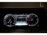 新車でも、サーティファイドカーでも、メルセデスのオーナーになるということは、メルセデスならではの安心と信頼をご購入いただくということ。私たちはそう考えます