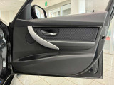 完成度の高いBMW認定中古車は、ご購入後も安心です。また、保証期間中は、365日24時間体制(フリーダイアル)で、万一の故障などの様々なトラブルにも対応いたします。
