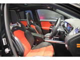 メルセデスの認定中古車「サーティファイドカー」では、専用のコールセンターにオペレータが24時間365日待機