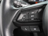 【ステアリングスイッチ】運転中、前方から目線をそらすことなく、オーディオ等の操作が可能な便利機能。安心&快適ドライブにはマストな装備。