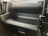 お客様にぴったりなおクルマをお選びいただけますように様々な展示車をご用意致しております!ダイハツの軽自動車だけではなく、他メーカー車やコンパクトカー・ミニバンなども数多く取り揃えております!