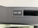 ボタンひとつで大きなバックドアの開閉操作が可能!
