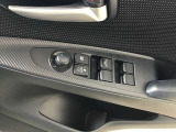 パワーウインド・電動格納付きドアミラースイッチは、運転席ドアに集中☆