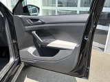 点検整備ご納車前にCertified Pre-Owned独自の「点検チェック項目シート」により、部品や機能に関する全71項目もの厳しいチェックを実施します。