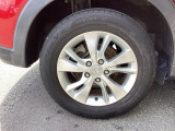 純正アルミホイールです。足元が引き立つので、車全体のイメージがアップしますよ!