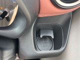 運転席 ドリンクホルダー