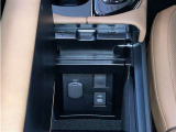 USB端子も備え付けられていますのでお手持ちの音楽機器・スマホを繋げて楽しむ事が出来ます!