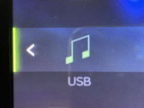 USB接続できます。スマホと接続して音楽を楽しんでください。