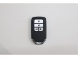 スマートキーはカバンの中やポケットに携帯するだけでドアロックの開閉・エンジンスタートが可能です!