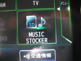 MUSIC STOCKER  一度再生したCDをSDカードに録音しますので、CDを何枚も持ち歩かなく手間が省けます。
