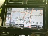 鮮明な地図表示で、安全運転をサポート。スムーズなナビゲーションで、目的地への到着をスムーズに導きます。ルート検索も簡単に行えます。