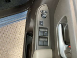 運転席パワーウィンドウスイッチです。