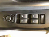 パワーウィンドウつきで窓の開閉もラクラク♪更に電動格納ドアミラー付!
