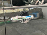 品質へのこだわり!フロアマットやシートなど車内をキレイに清掃し、ニオイや汚れなどを徹底的にクリーニングしてもらっております。室内はピカピカです☆