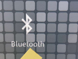 Bluetoothオーディオ対応可。お持ちのスマホやiPodなどとBluetooth接続して外部機器内の音楽などを車内で楽しめます。