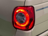 丸目で愛嬌のあるデザインのLEDリヤコンビネーションランプ(LEDストップランプ)が省電力・長寿命化を実現。