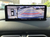 360&deg;ビューモニターでは前後左右4つのカメラ映像をさまざまな走行状況に応じて切り替えてセンターディスプレイに表示することで、駐車時や狭い道でのすれ違い時、見通しの悪い交差点進入時でも安心感を高めます