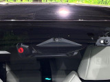 【トヨタセーフティセンス】走行中に前方の車両等を認識し、衝突しそうな時は警報とブレーキで衝突回避と被害軽減をアシスト。より安全にドライブをお楽しみいただけます。