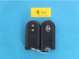 キーを取り出さずにドアを施錠&解錠。車の始動も可能です。