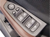 当社BMW認定中古車は全車保証付きでございます。また保証料金や整備費用はお見積書内の諸費用・税金に追加計上する事はございません。認定中古車保証付きのお支払総額でお見積りご依頼の上、他店とお比べください