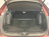 大きな開口部の荷室スペースはとても広々としています。 大きな荷物も楽々収納出来ちゃいますよ♪ 大は小を兼ねると言いますしスペースは大きい事に越した事はありませんね!