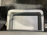 助手席の下に濡れた物でも入れられる便利な収納ボックス付!!
