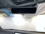 デジタルインナーミラーで車内の後席乗員に遮られることなく、車両後方の安全確認が可能です。